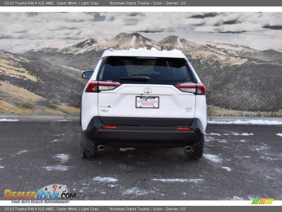 2019 Toyota RAV4 XLE AWD Super White / Light Gray Photo #4