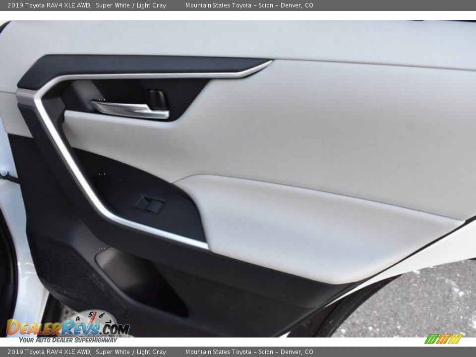 2019 Toyota RAV4 XLE AWD Super White / Light Gray Photo #23
