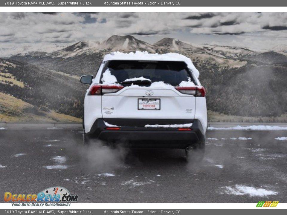 2019 Toyota RAV4 XLE AWD Super White / Black Photo #4
