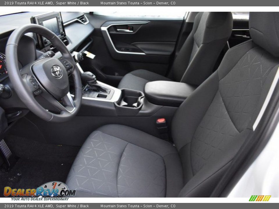 2019 Toyota RAV4 XLE AWD Super White / Black Photo #6
