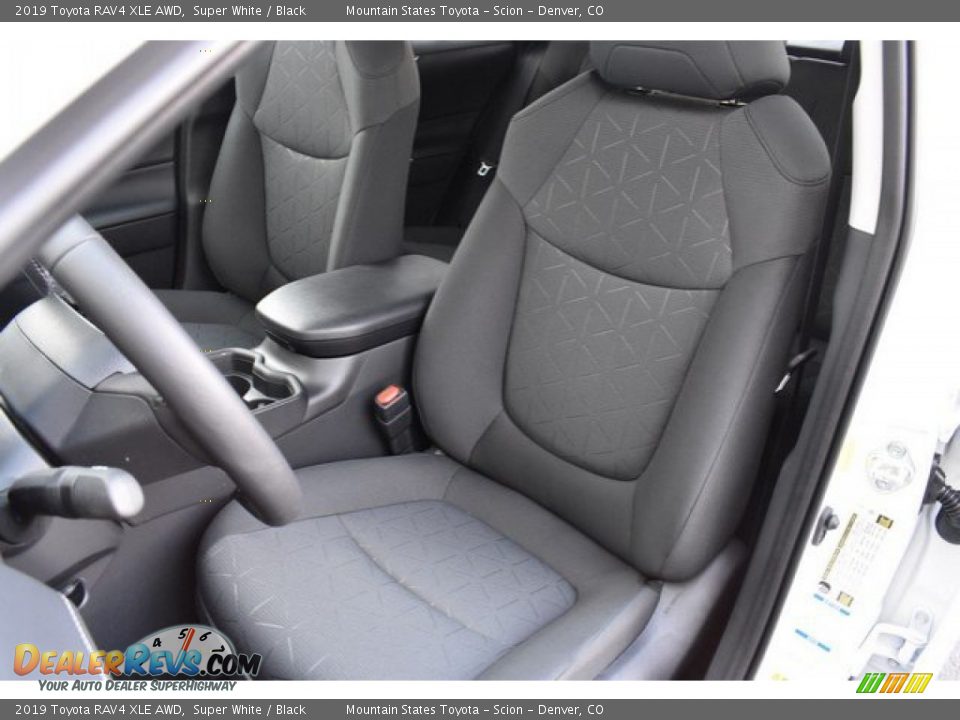 2019 Toyota RAV4 XLE AWD Super White / Black Photo #7