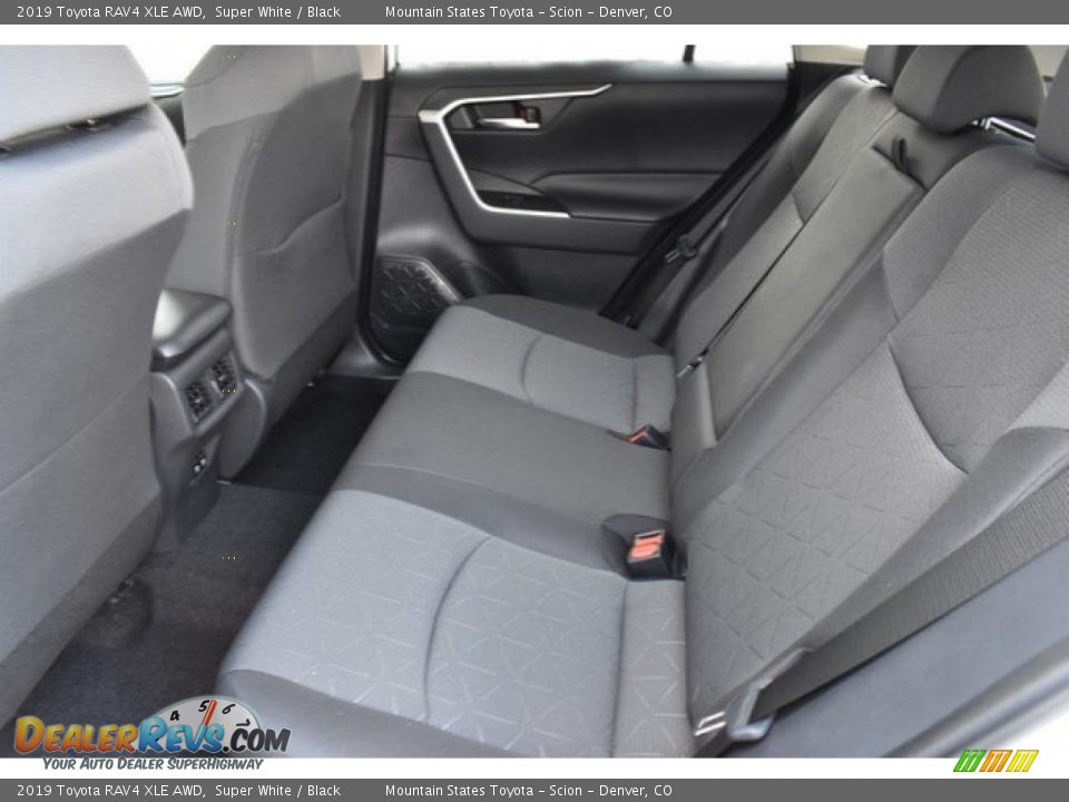 2019 Toyota RAV4 XLE AWD Super White / Black Photo #15