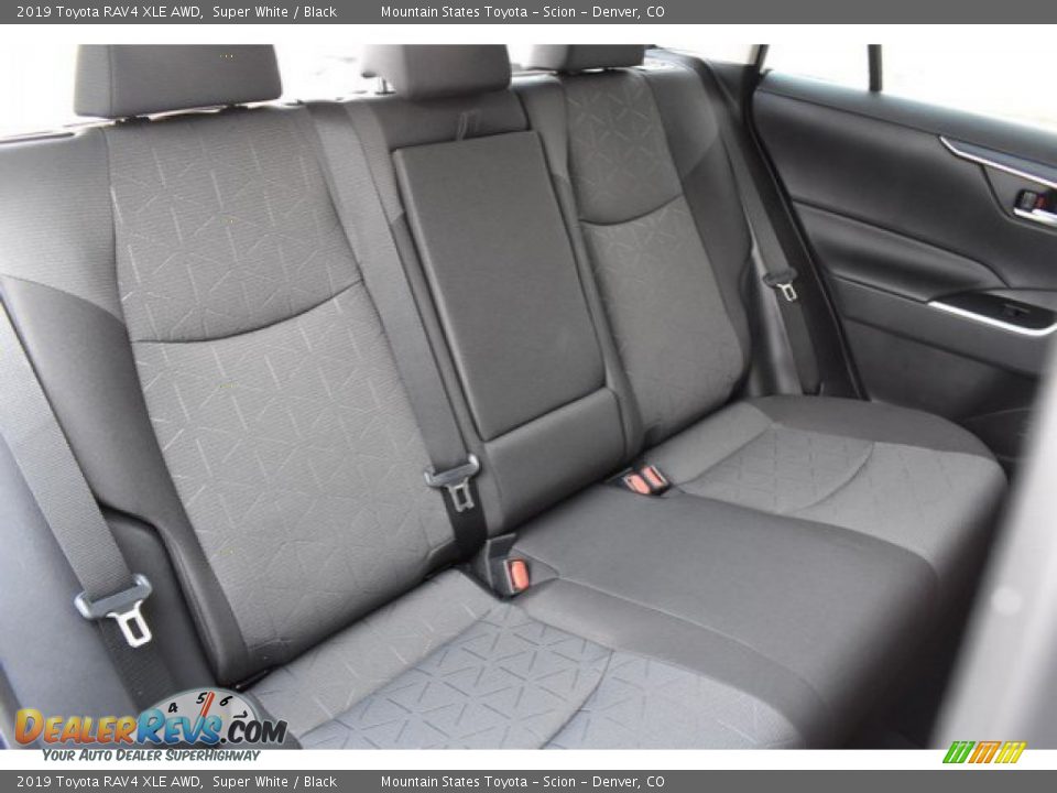 2019 Toyota RAV4 XLE AWD Super White / Black Photo #19