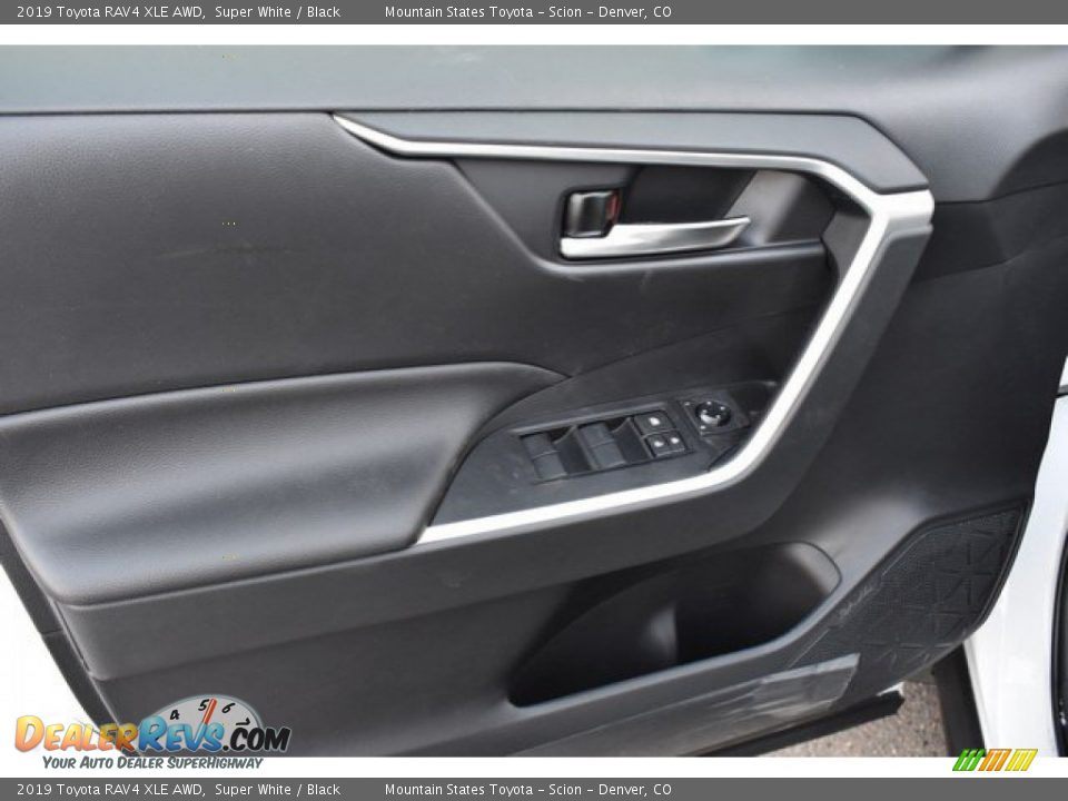 2019 Toyota RAV4 XLE AWD Super White / Black Photo #20
