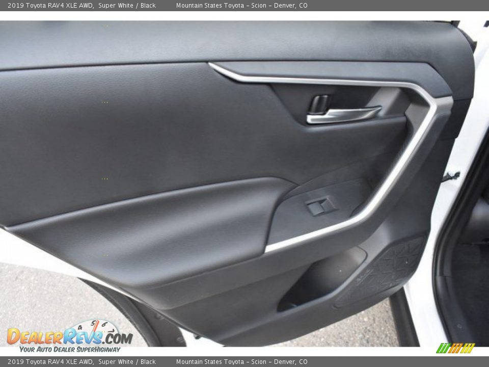 2019 Toyota RAV4 XLE AWD Super White / Black Photo #21