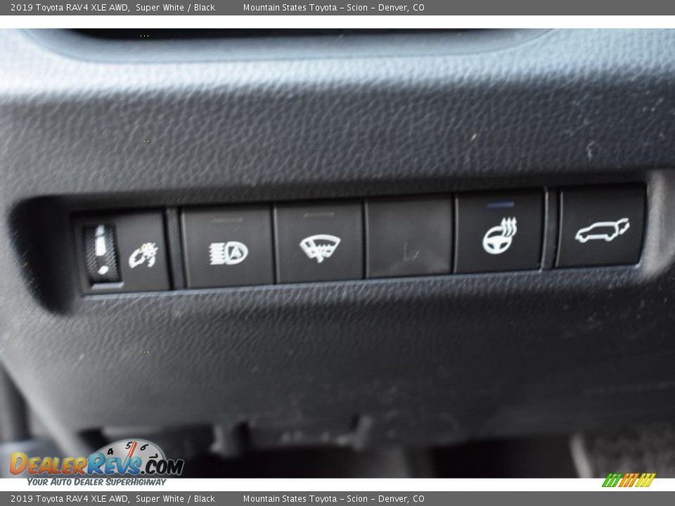 2019 Toyota RAV4 XLE AWD Super White / Black Photo #25