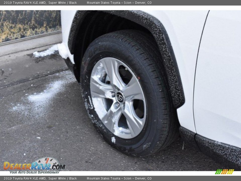 2019 Toyota RAV4 XLE AWD Super White / Black Photo #33