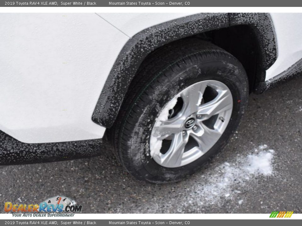 2019 Toyota RAV4 XLE AWD Super White / Black Photo #35