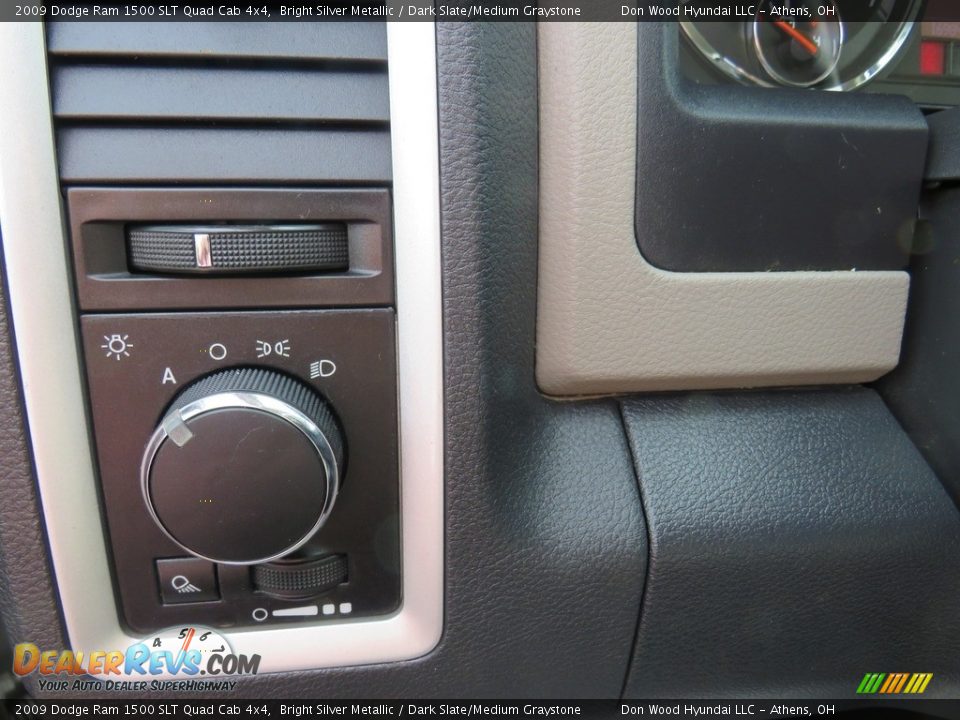 2009 Dodge Ram 1500 SLT Quad Cab 4x4 Bright Silver Metallic / Dark Slate/Medium Graystone Photo #16