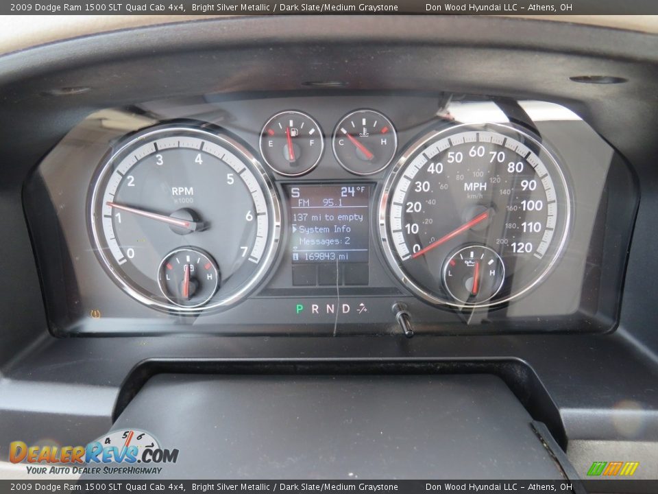 2009 Dodge Ram 1500 SLT Quad Cab 4x4 Bright Silver Metallic / Dark Slate/Medium Graystone Photo #17