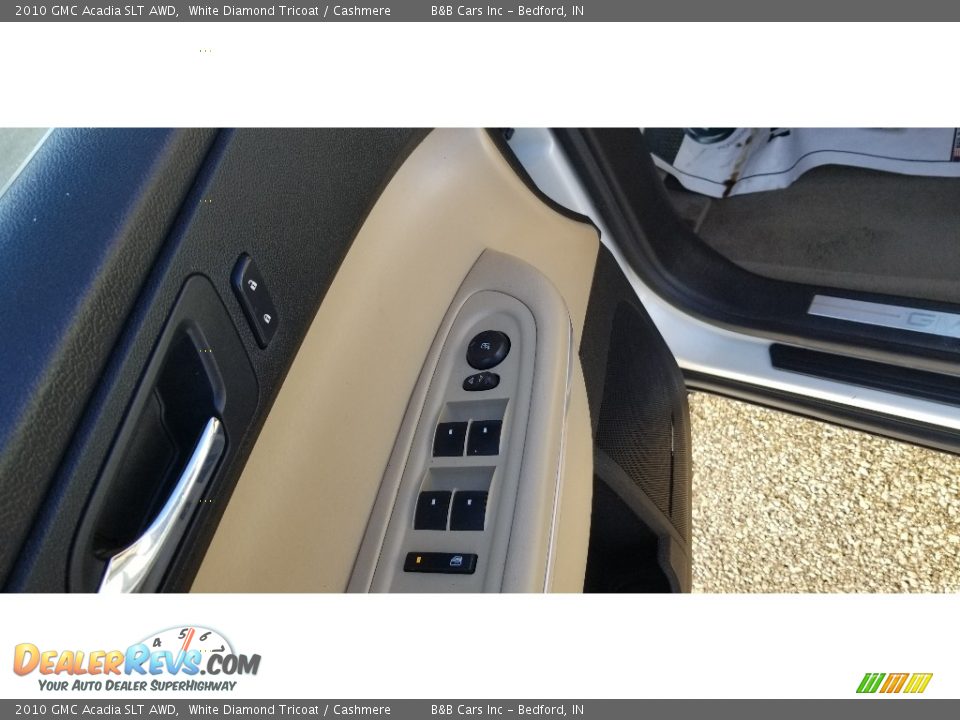 2010 GMC Acadia SLT AWD White Diamond Tricoat / Cashmere Photo #8