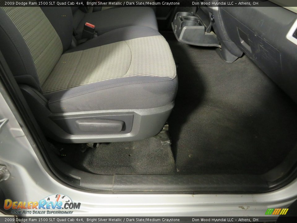 2009 Dodge Ram 1500 SLT Quad Cab 4x4 Bright Silver Metallic / Dark Slate/Medium Graystone Photo #35