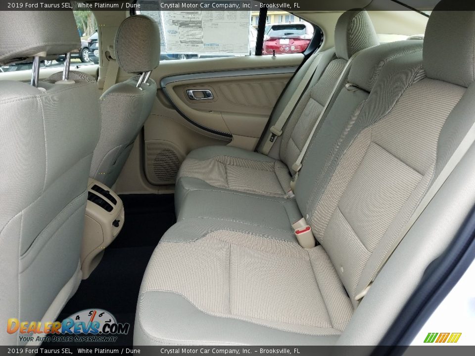 2019 Ford Taurus SEL White Platinum / Dune Photo #10