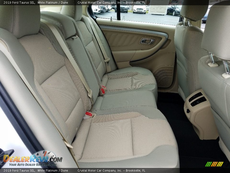 2019 Ford Taurus SEL White Platinum / Dune Photo #11