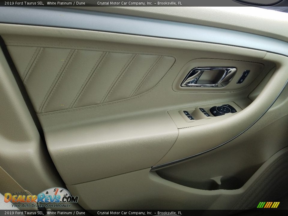 2019 Ford Taurus SEL White Platinum / Dune Photo #17