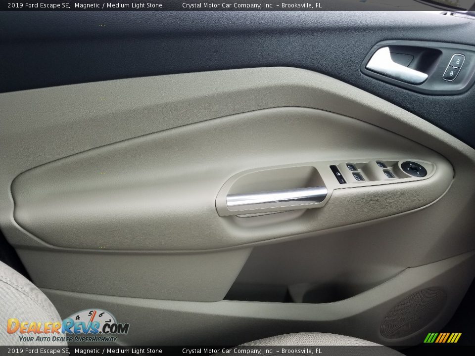 2019 Ford Escape SE Magnetic / Medium Light Stone Photo #17