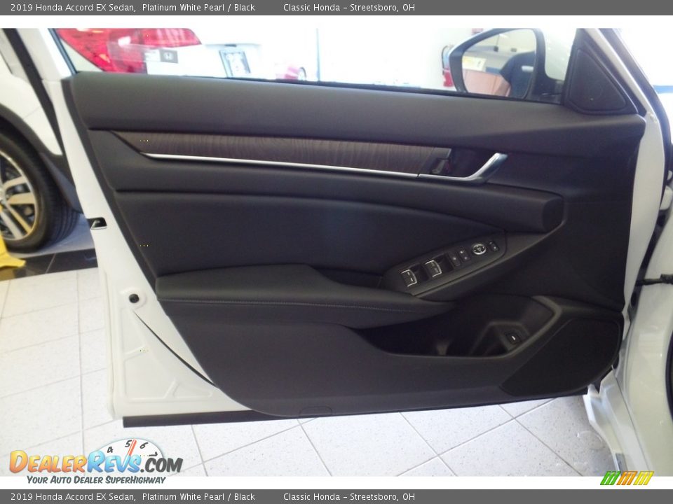 2019 Honda Accord EX Sedan Platinum White Pearl / Black Photo #9