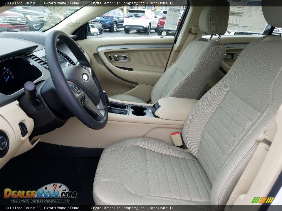 Dune Interior - 2019 Ford Taurus SE Photo #9
