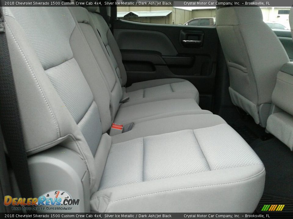 2018 Chevrolet Silverado 1500 Custom Crew Cab 4x4 Silver Ice Metallic / Dark Ash/Jet Black Photo #11