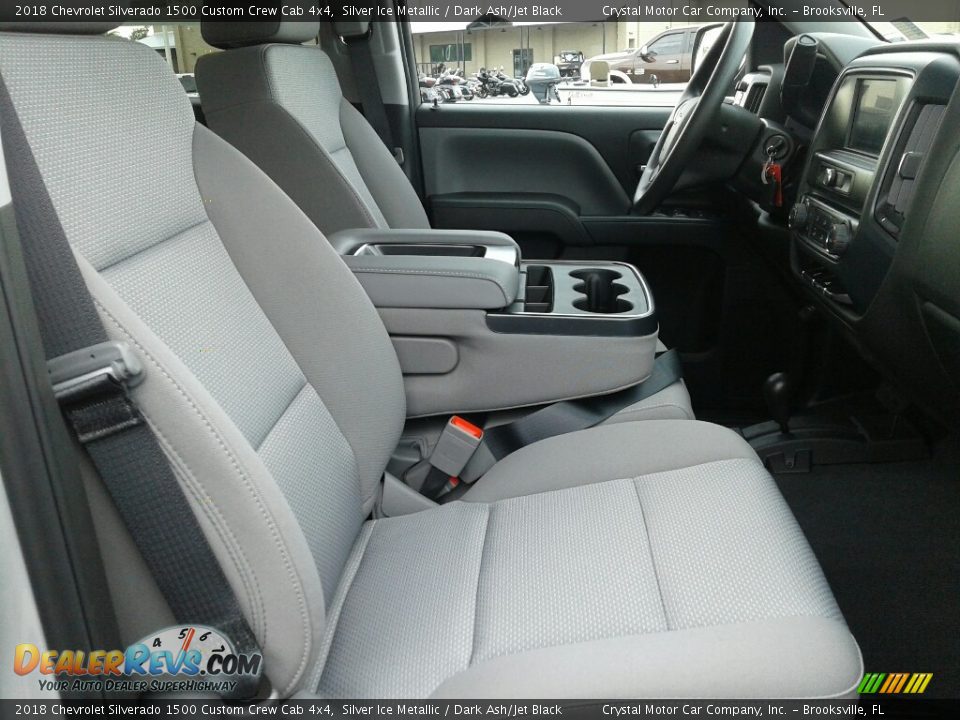 2018 Chevrolet Silverado 1500 Custom Crew Cab 4x4 Silver Ice Metallic / Dark Ash/Jet Black Photo #12