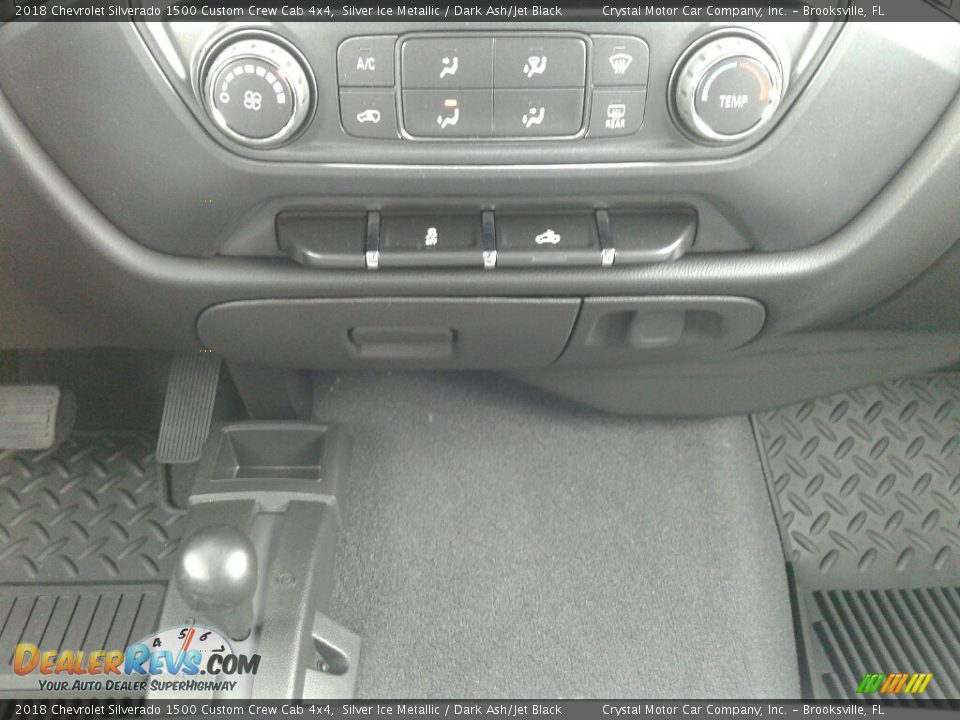 2018 Chevrolet Silverado 1500 Custom Crew Cab 4x4 Silver Ice Metallic / Dark Ash/Jet Black Photo #16