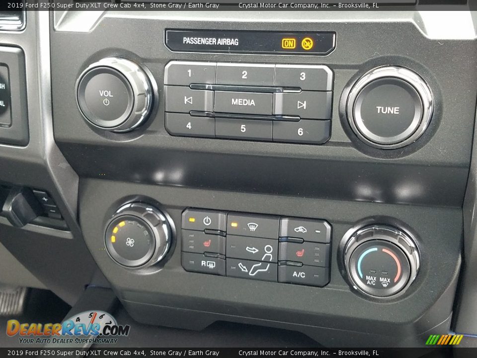 2019 Ford F250 Super Duty XLT Crew Cab 4x4 Stone Gray / Earth Gray Photo #16