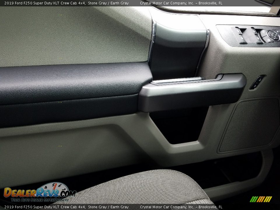 2019 Ford F250 Super Duty XLT Crew Cab 4x4 Stone Gray / Earth Gray Photo #17