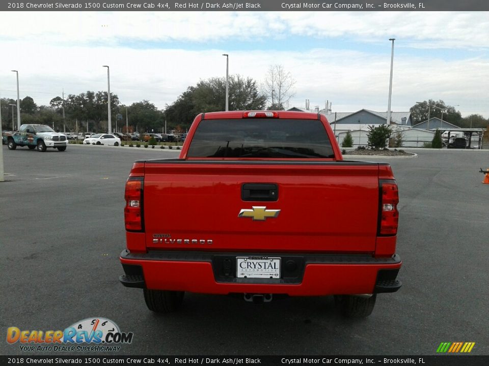 2018 Chevrolet Silverado 1500 Custom Crew Cab 4x4 Red Hot / Dark Ash/Jet Black Photo #4