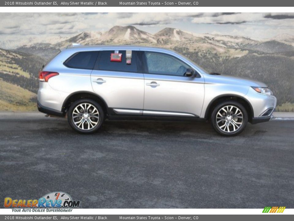 2018 Mitsubishi Outlander ES Alloy Silver Metallic / Black Photo #2