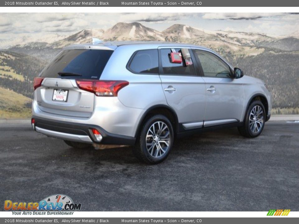 2018 Mitsubishi Outlander ES Alloy Silver Metallic / Black Photo #3