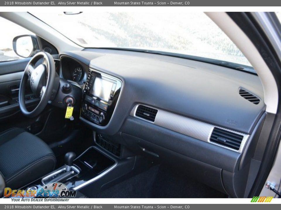 2018 Mitsubishi Outlander ES Alloy Silver Metallic / Black Photo #15