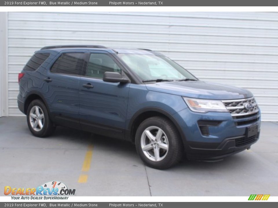 Front 3/4 View of 2019 Ford Explorer FWD Photo #2