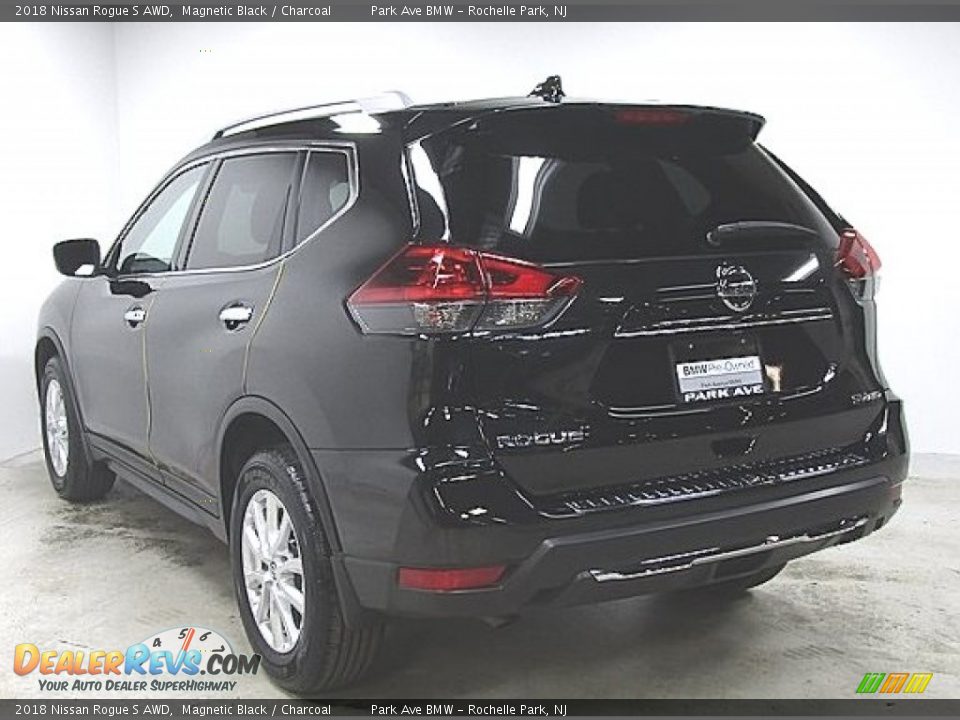 2018 Nissan Rogue S AWD Magnetic Black / Charcoal Photo #2