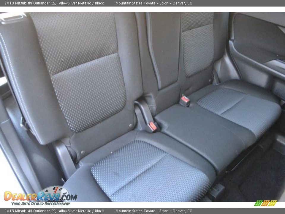 2018 Mitsubishi Outlander ES Alloy Silver Metallic / Black Photo #22