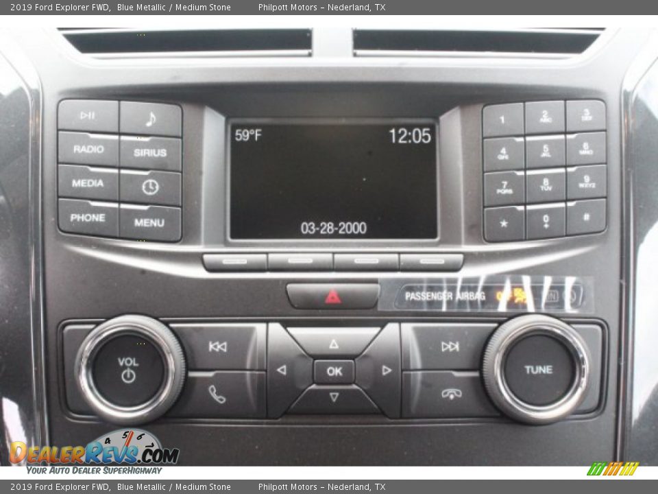 Controls of 2019 Ford Explorer FWD Photo #11