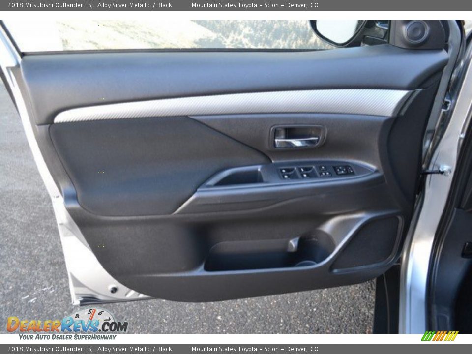 2018 Mitsubishi Outlander ES Alloy Silver Metallic / Black Photo #25