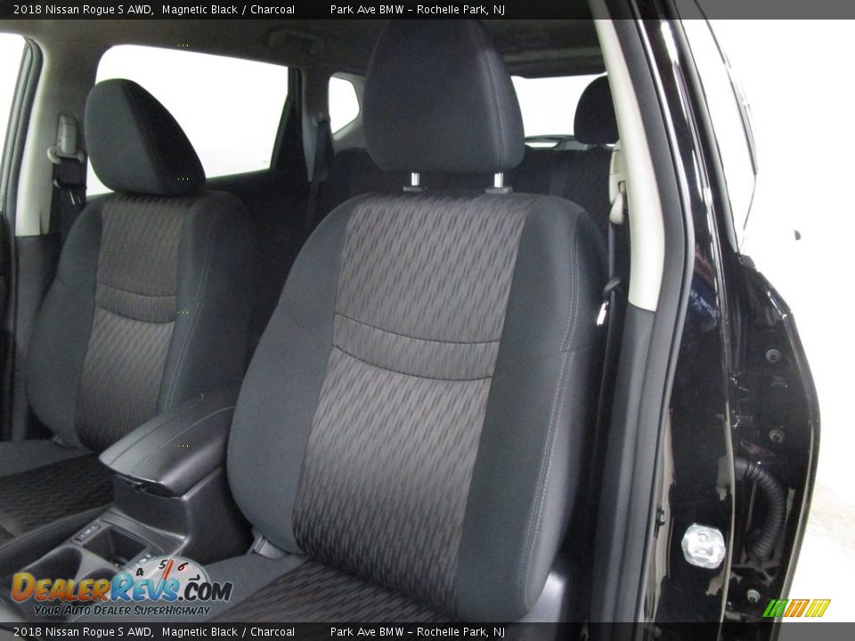 2018 Nissan Rogue S AWD Magnetic Black / Charcoal Photo #8