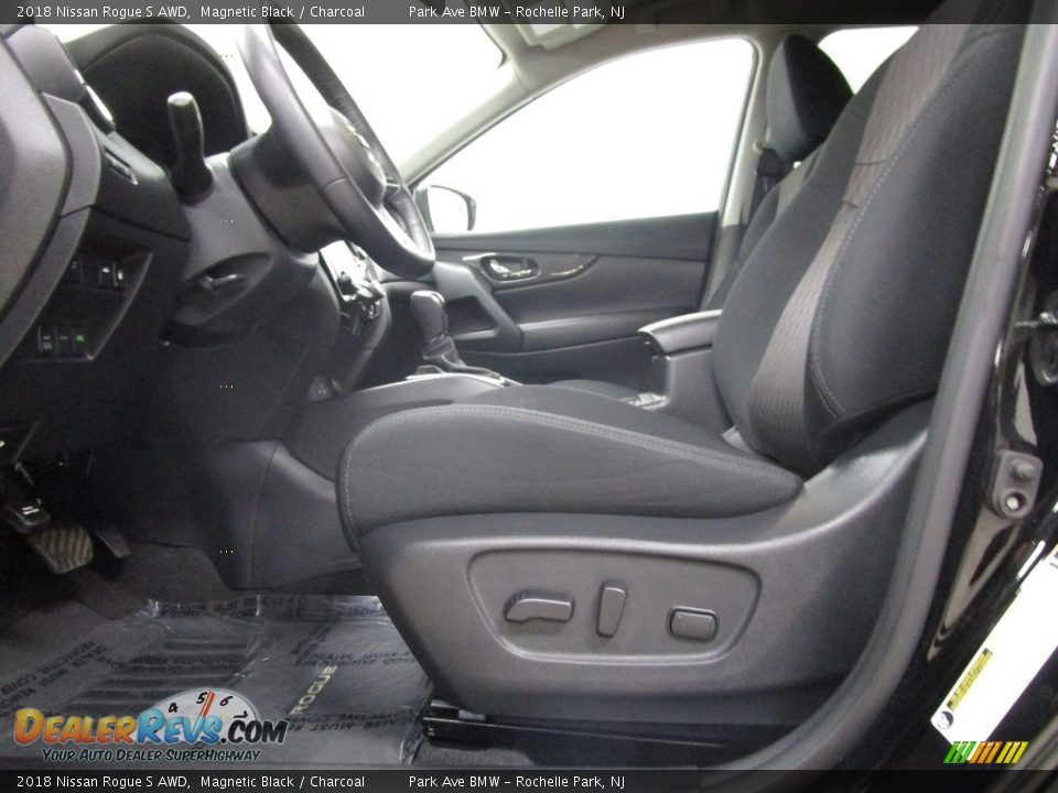 2018 Nissan Rogue S AWD Magnetic Black / Charcoal Photo #9