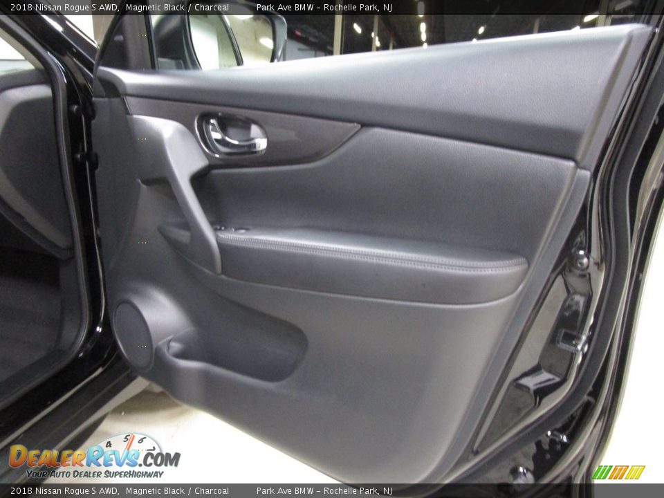 2018 Nissan Rogue S AWD Magnetic Black / Charcoal Photo #13