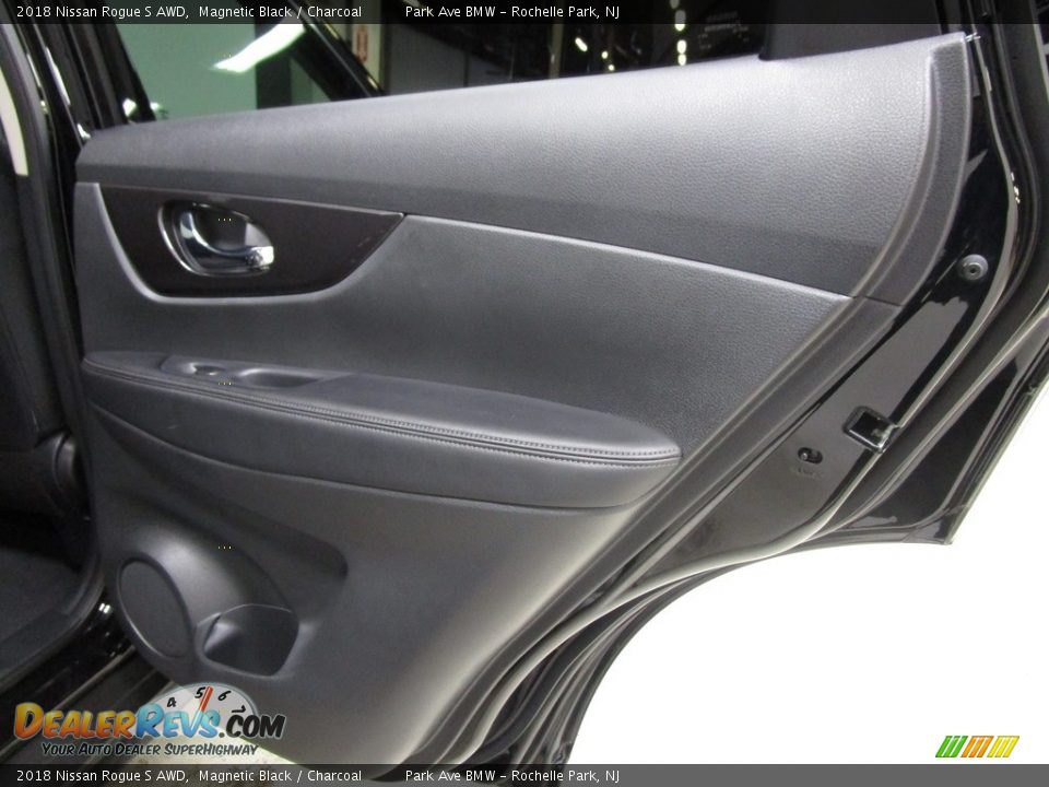 2018 Nissan Rogue S AWD Magnetic Black / Charcoal Photo #16
