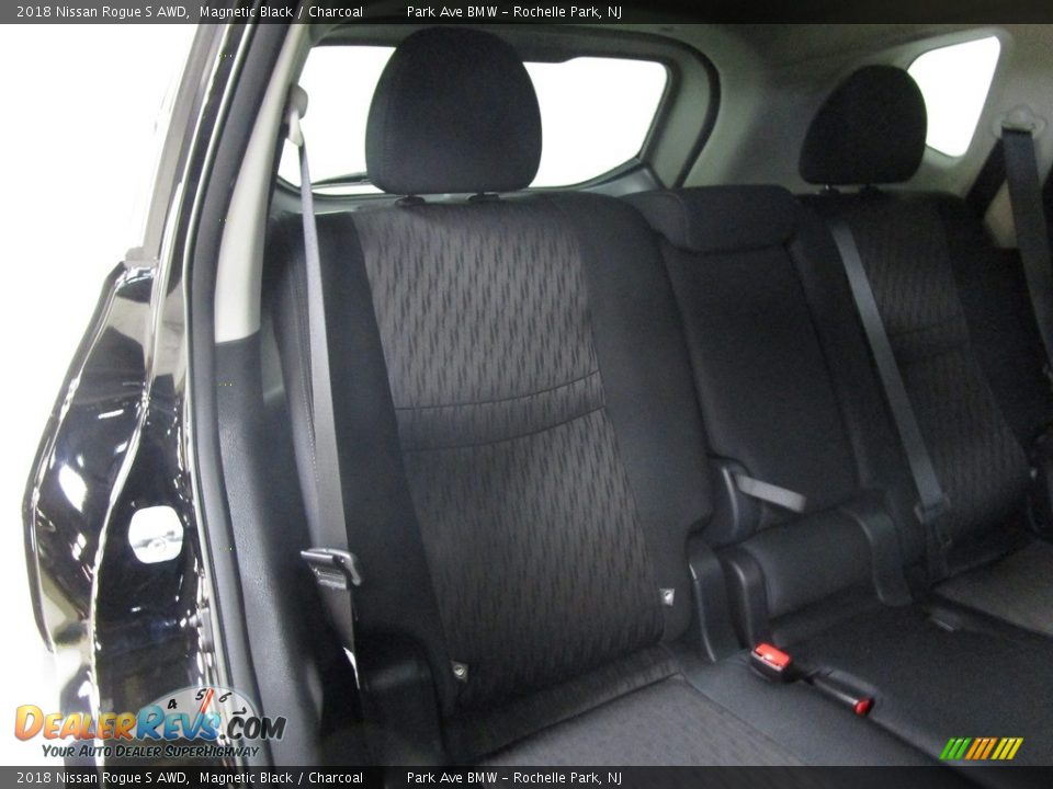 2018 Nissan Rogue S AWD Magnetic Black / Charcoal Photo #17
