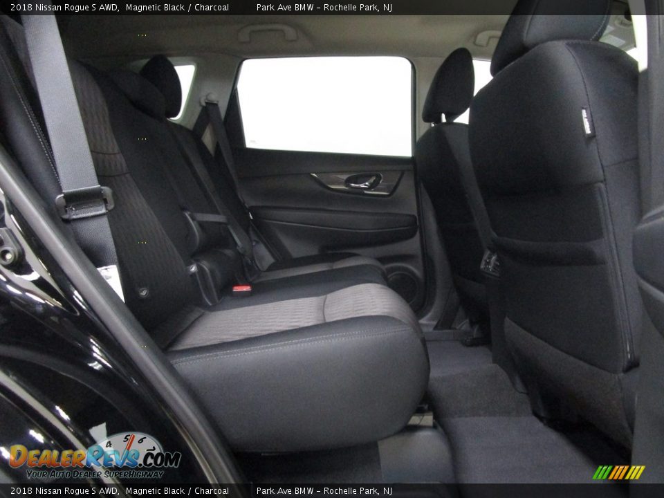 2018 Nissan Rogue S AWD Magnetic Black / Charcoal Photo #18