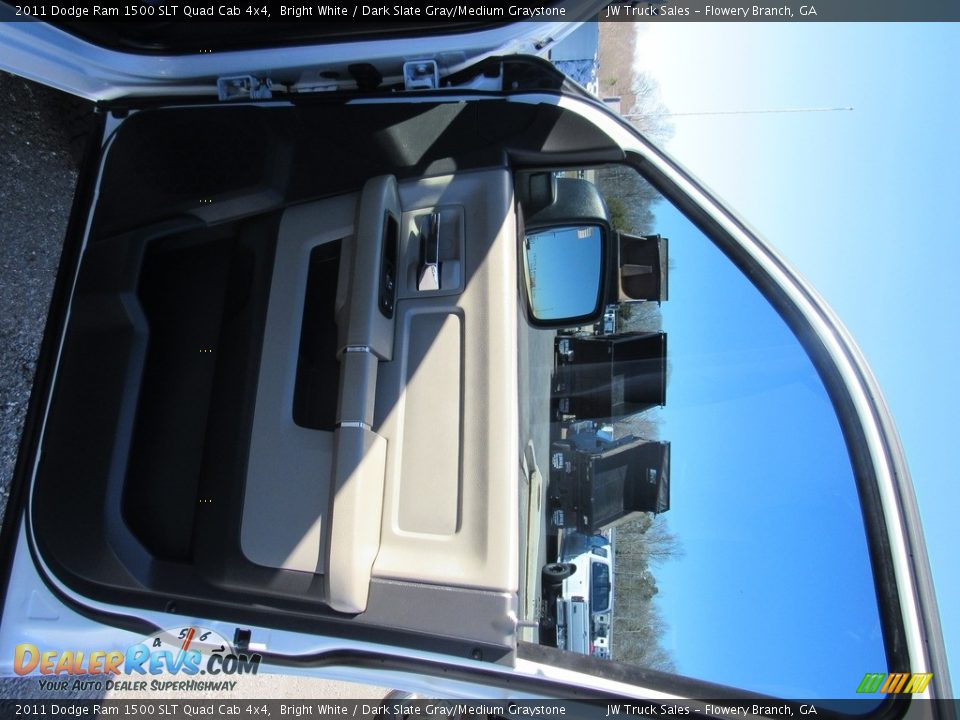 2011 Dodge Ram 1500 SLT Quad Cab 4x4 Bright White / Dark Slate Gray/Medium Graystone Photo #9