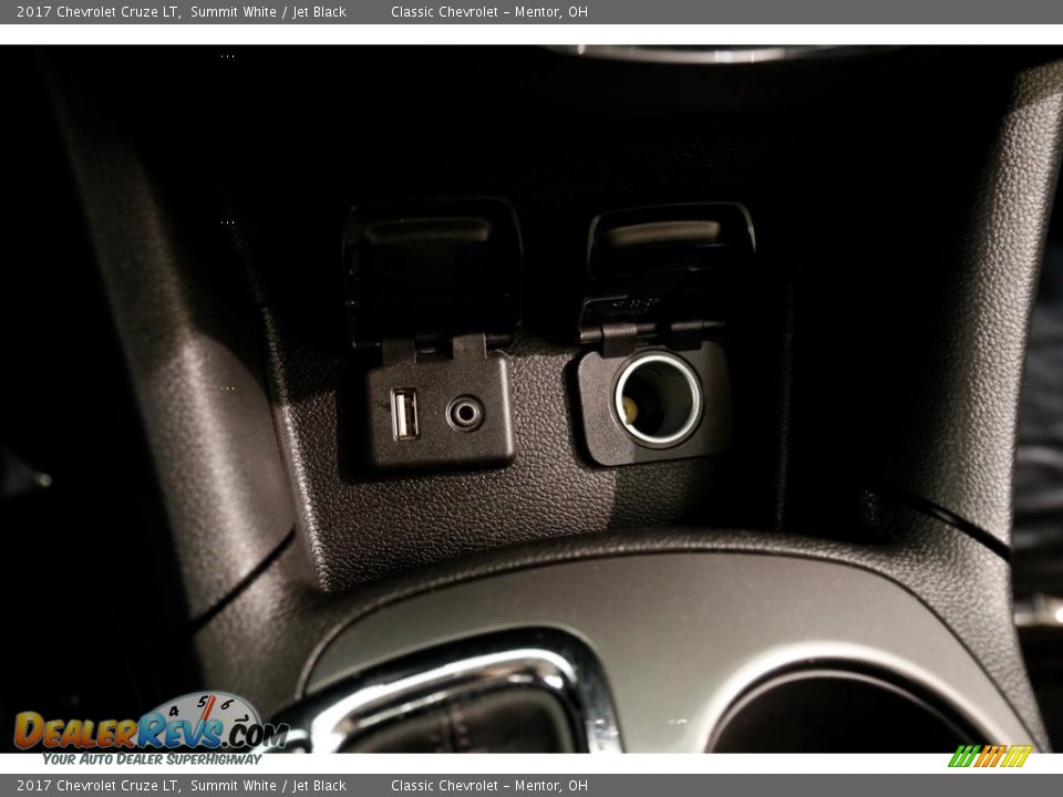 2017 Chevrolet Cruze LT Summit White / Jet Black Photo #13