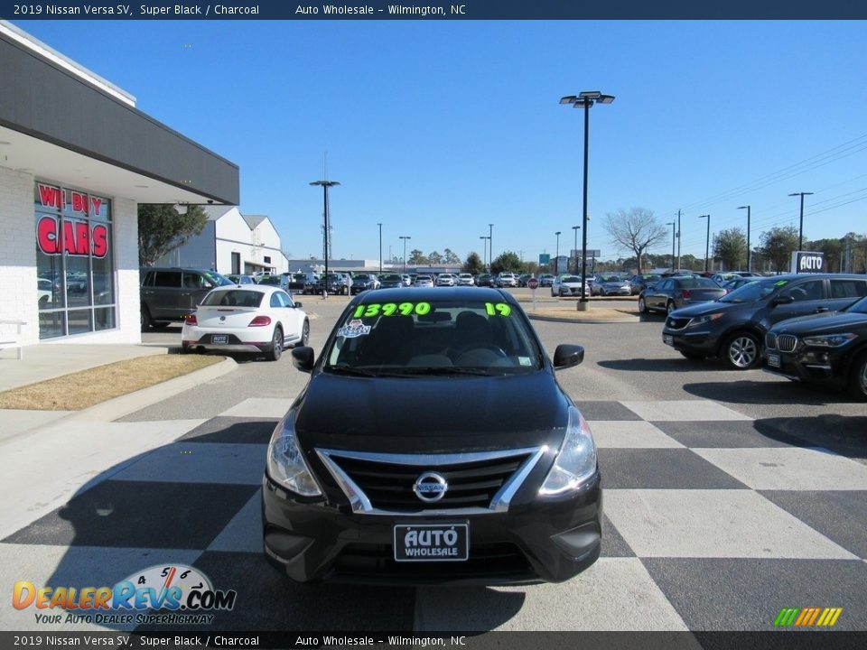 2019 Nissan Versa SV Super Black / Charcoal Photo #2