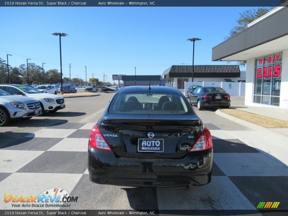 2019 Nissan Versa SV Super Black / Charcoal Photo #4