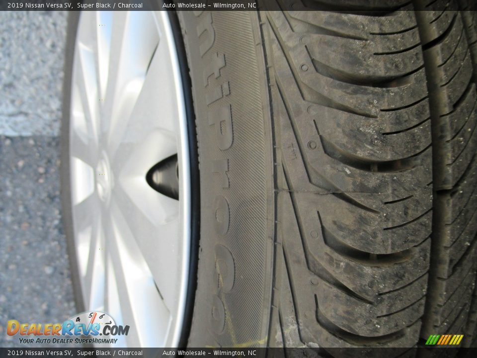 2019 Nissan Versa SV Super Black / Charcoal Photo #8