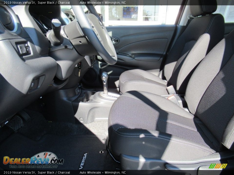 2019 Nissan Versa SV Super Black / Charcoal Photo #10