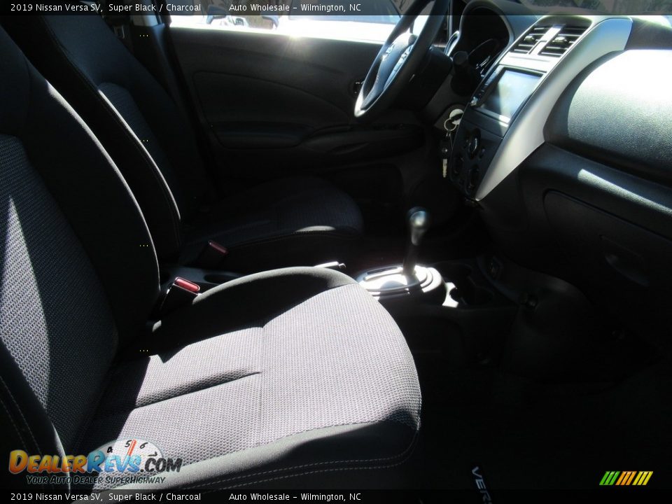 2019 Nissan Versa SV Super Black / Charcoal Photo #12