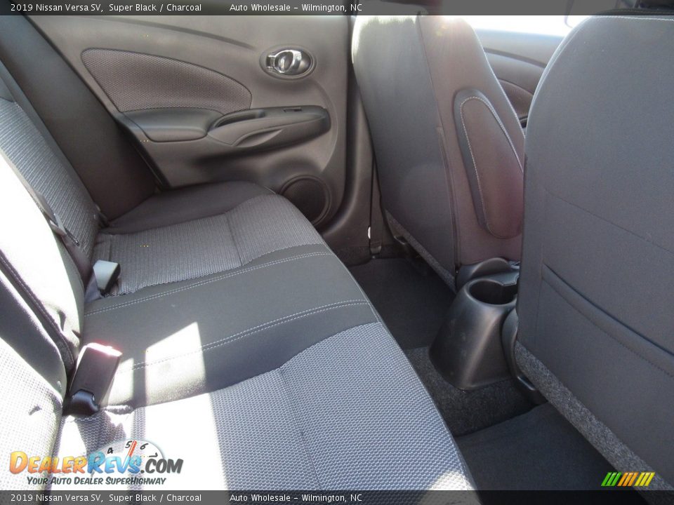 2019 Nissan Versa SV Super Black / Charcoal Photo #13